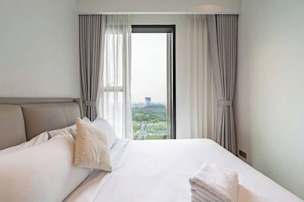 The CREST Premier Residence