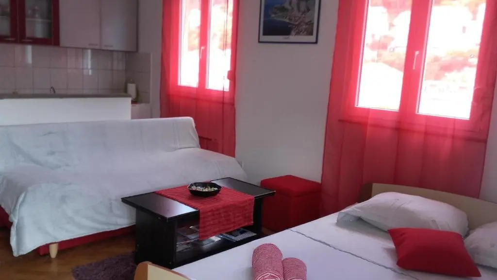 Apartment Max