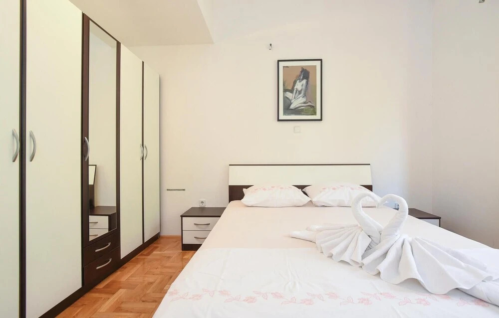 Beautiful Home in Omis With Wifi and 8 Bedrooms