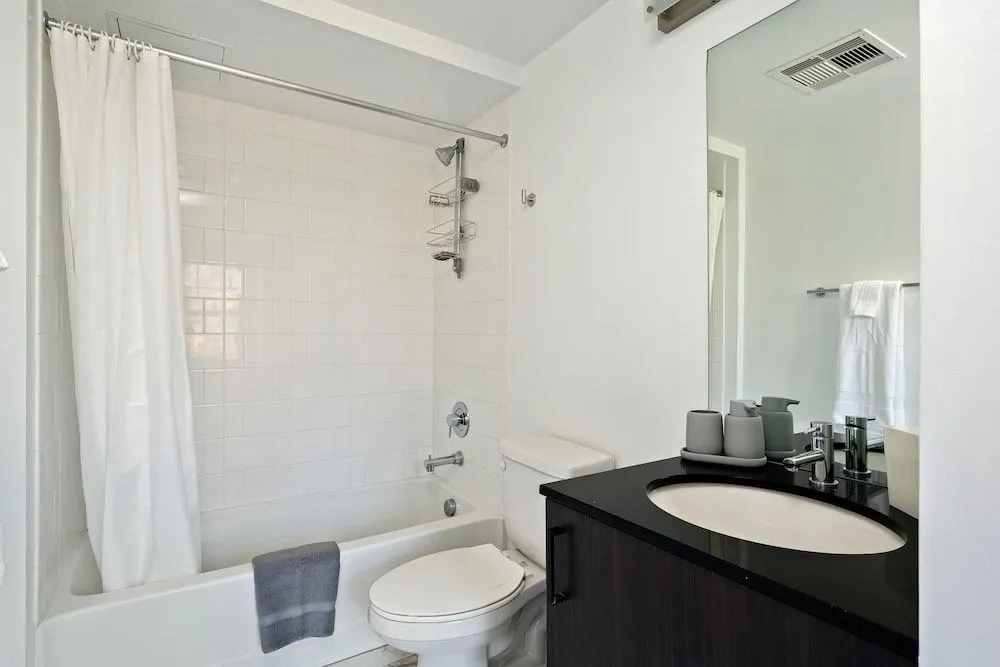 Comfy MW Apts with Gym & WD by Zencity