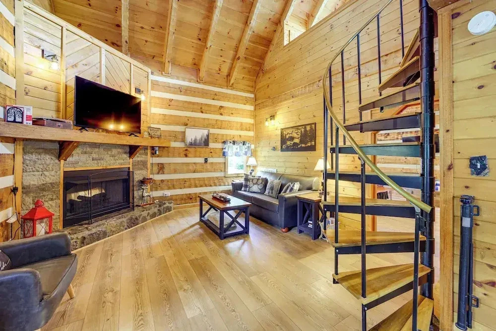 Mins to Dollywood: Boujee Bear Cabin w/ Hot Tub