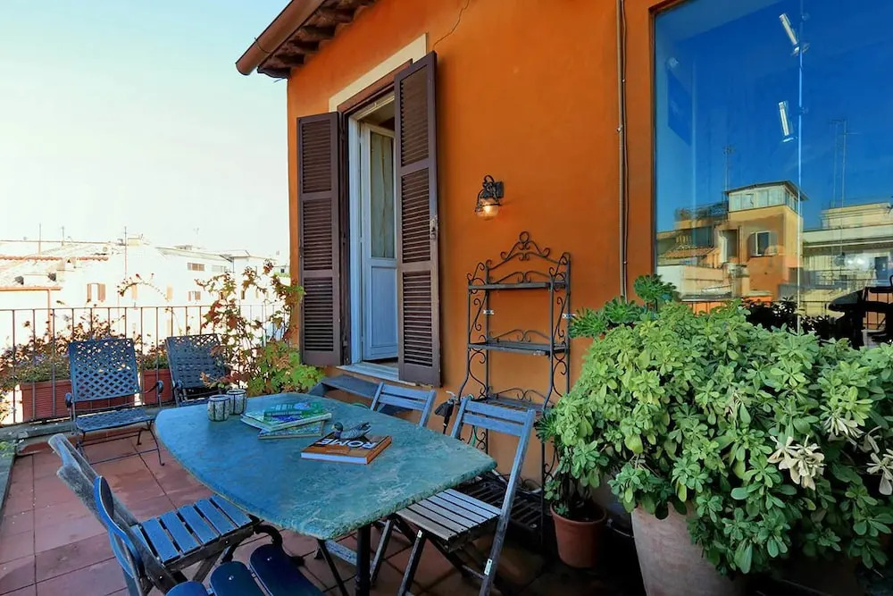 Trevi Comfortable Terrace Apartment
