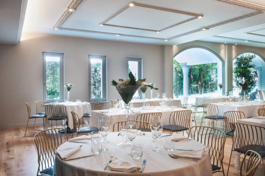 SeeBay Hotel