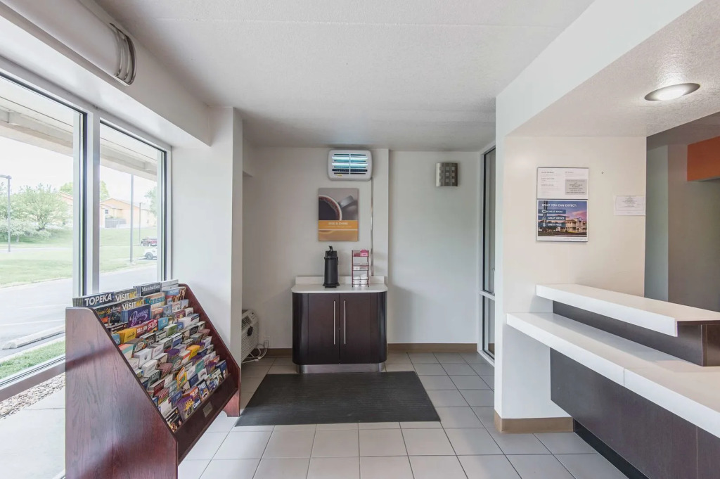 Motel 6-Overland Park, KS