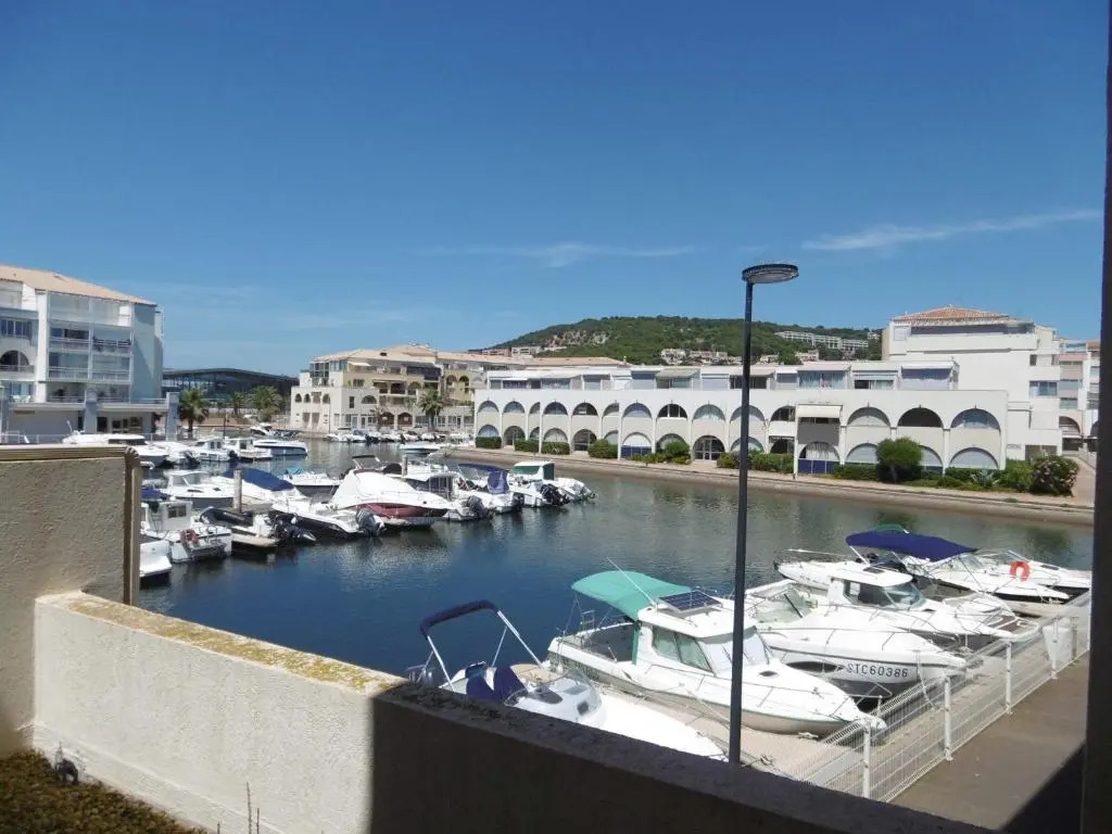 Appartement Sète, 2 pièces, 5 personnes - FR-1-472-143