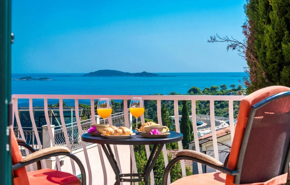Amazing Home in Mlini-brasina With 4 Bedrooms, Wifi and Outdoor Swimming Pool