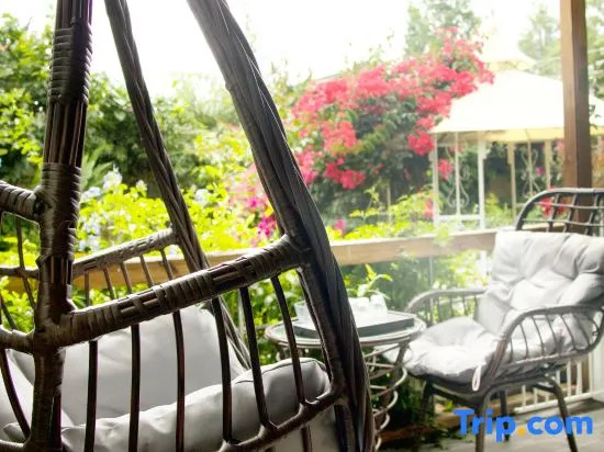 Meet You · Yueqi Huayuan The | Petal Yujian Ni Garden Homestay (Erhai Lake Longkan Wharf)