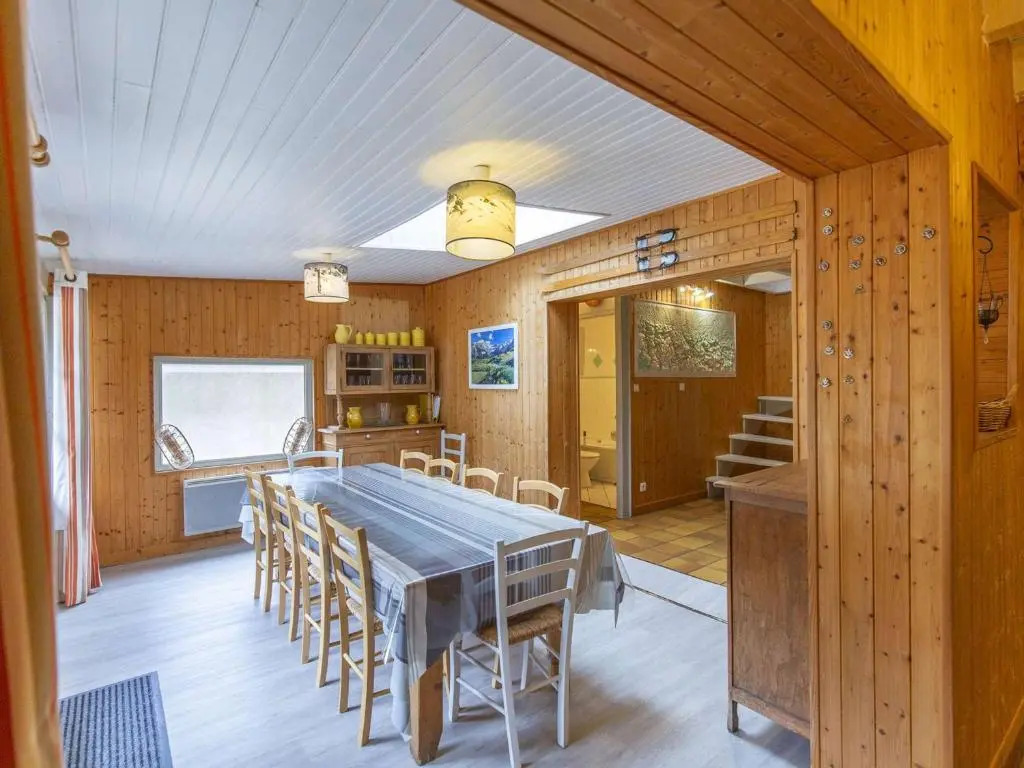 Maison au centre du village, cour privative, au calme, Wi-Fi, cheminée, idéale pour familles. - FR-1-401-234