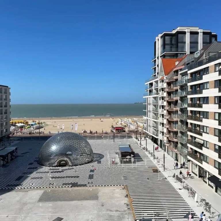 Renovated Apartment With sea View and Parking