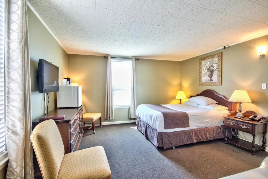 The Queen’s Cue, Stratford, A Tribute Portfolio Hotel