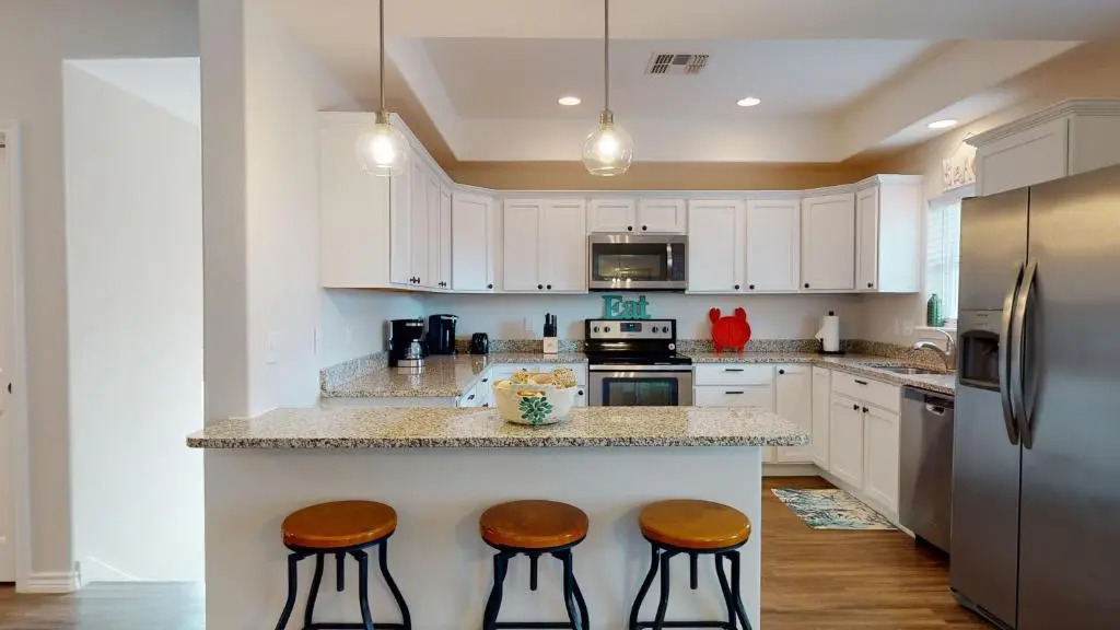 CLP804 Upscale 5 Bedroom Home, Close to Beach with Boardwalk, Community Pool
