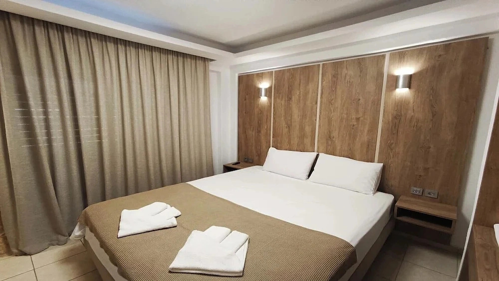Elisa Luxury Suite in Nea Flogita