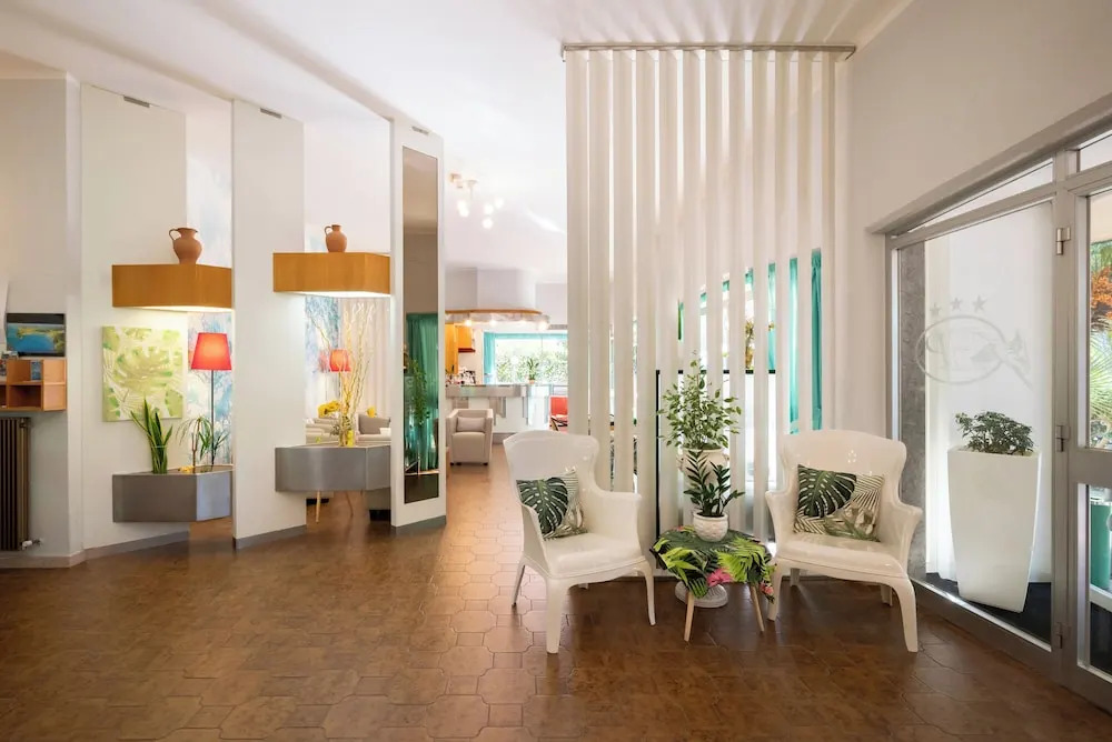 Hotel Parco dei Pini - 100mt dal Mare
