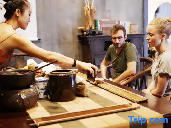 QingXi Zen Courtyard Retreat （ Century-old house·Hanfu Experience· thousand-year-old tree）