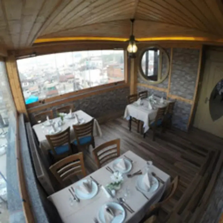Met Gold Hotel