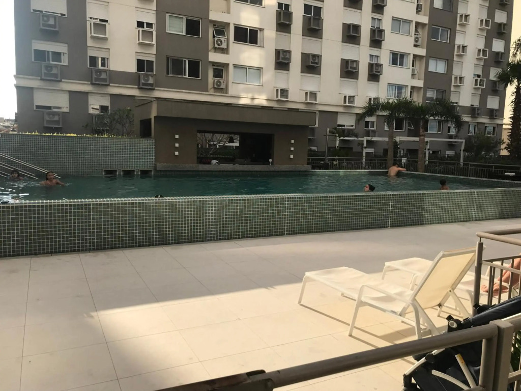 Apartamento p/ 8 com garagem churasqueira e piscina