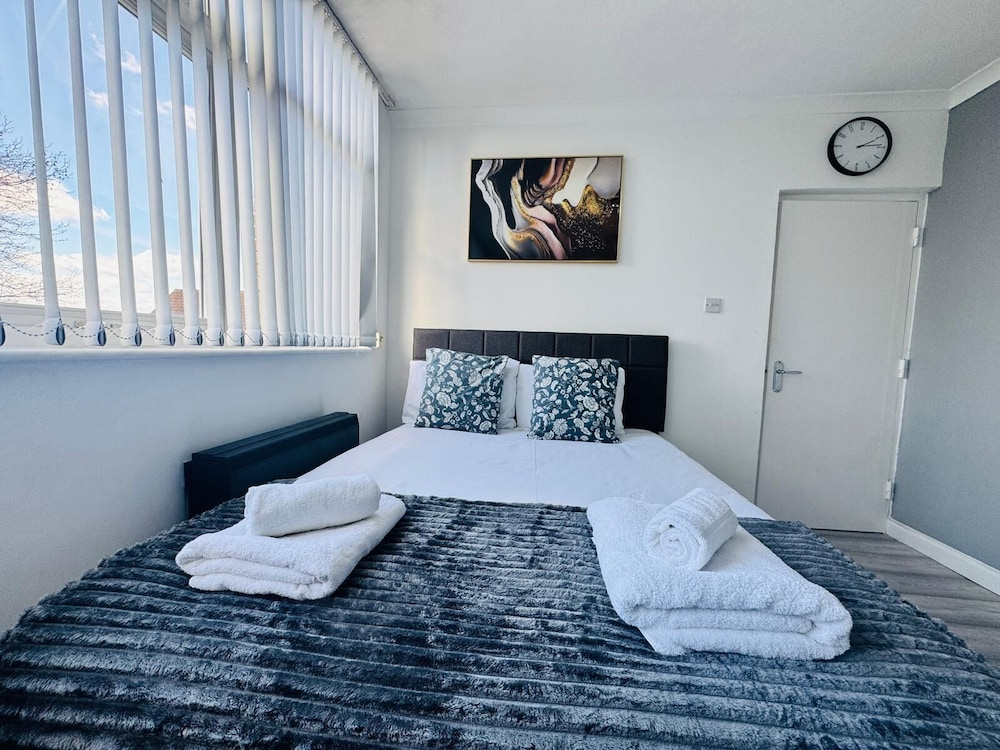 Home Studio  Free Parking Prime Location