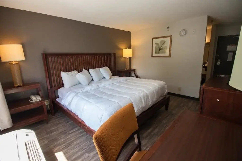 Baymont Inn and Suites by Wyndham Columbus / Near OSU