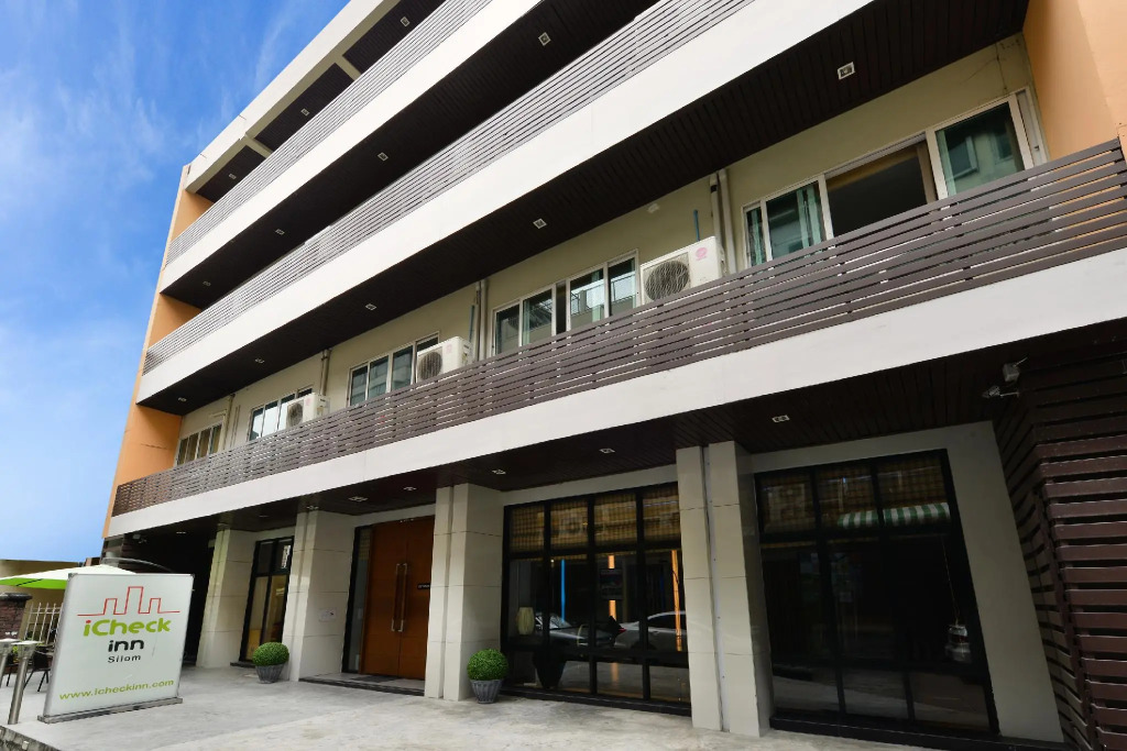iCheck inn Gems Center Silom