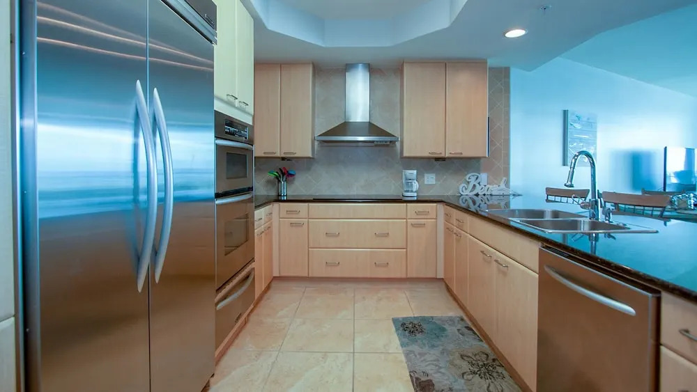 Two Bedroom Condo With Waterfront Views - Unit Crc1008