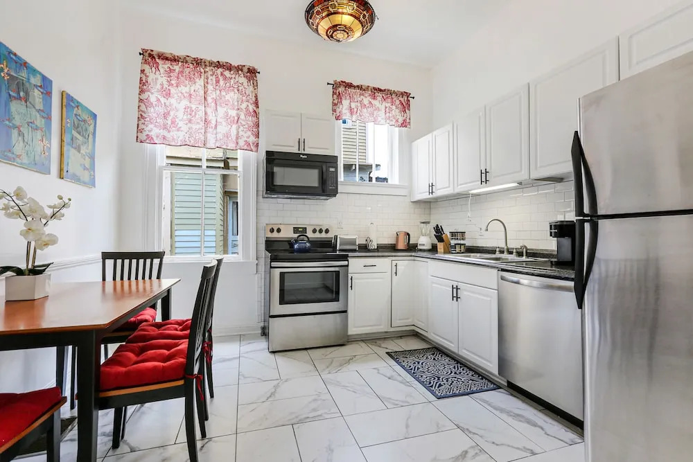 Uptown Spacious 4BD w Historic Charm