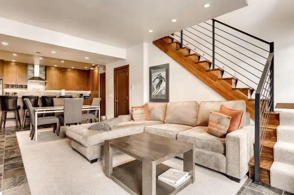 Ski In, Ski Out, 2 Bedroom Luxury Residence With Hot Tub Access And Expansive Views