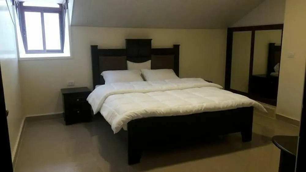 Pinewood Hotel