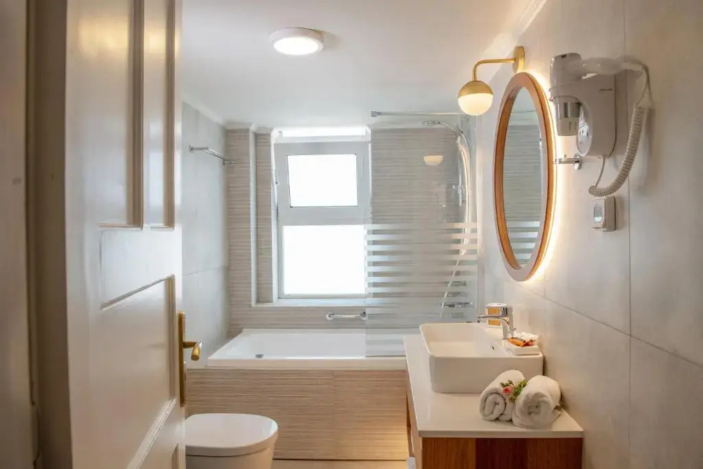 Captains House Hotel Suites & Apartments
