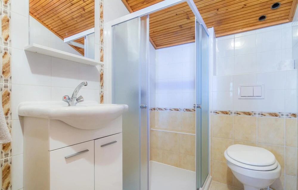Awesome Apartment in Barbat na Rabu With 2 Bedrooms and Wifi