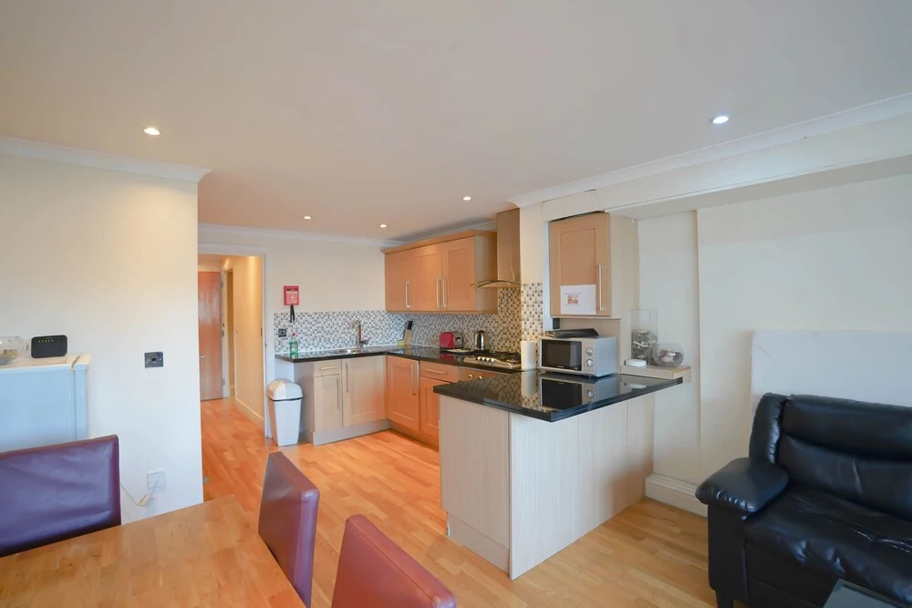 Lovely Balcony Apartment - Central London
