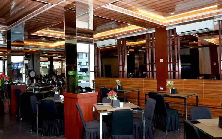 Ren'z Hotel