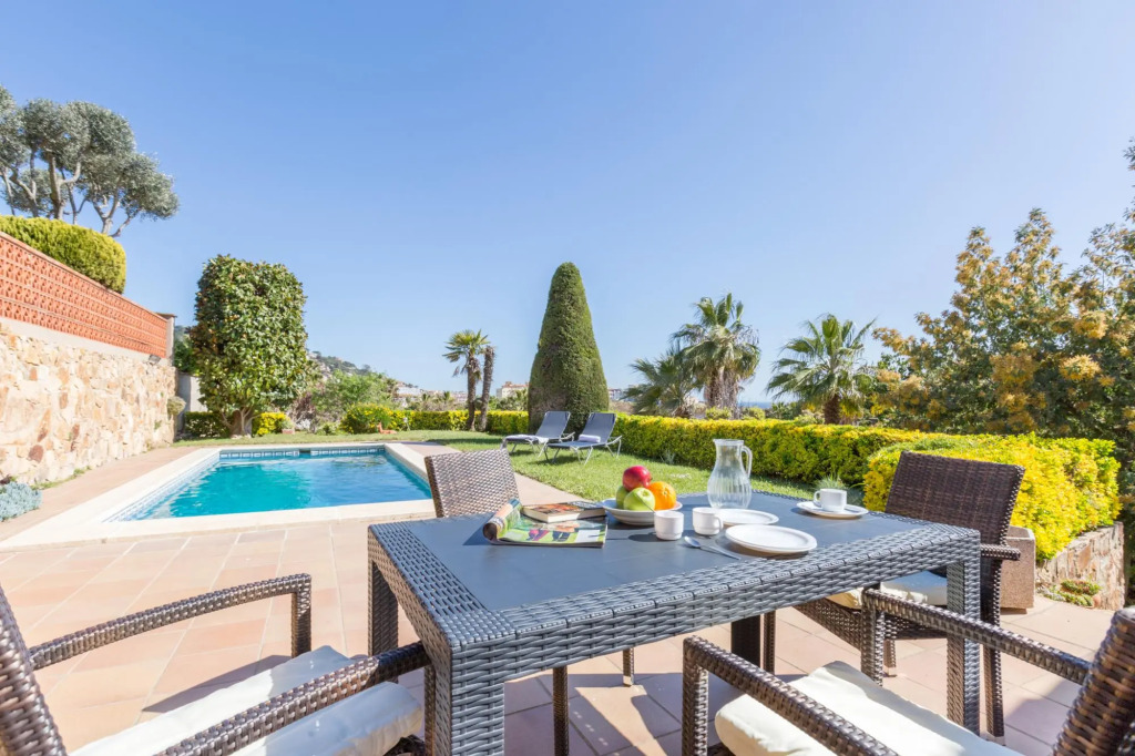 Mas Guelo in Blanes with 3 bedrooms and 2 bathrooms