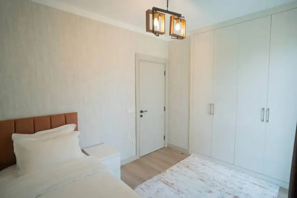3 B Luxury Apt Near Arena Park AVM