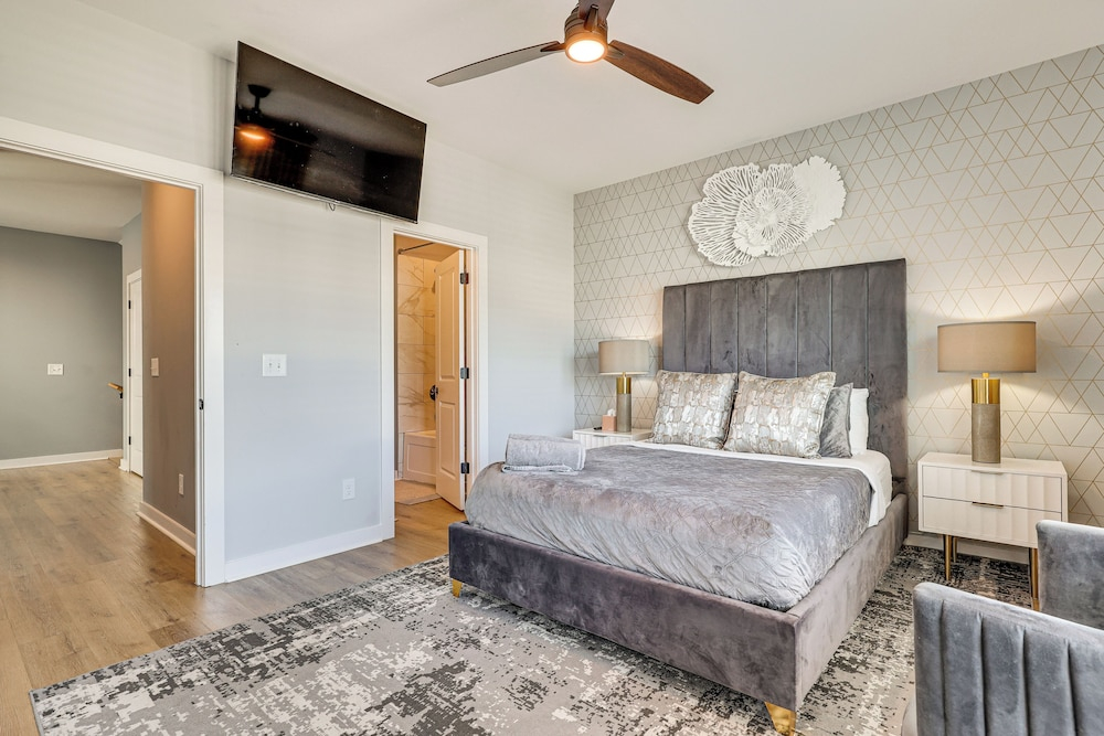 Sun, Surf & Group Fun in Carolina Beach! Luxe Home
