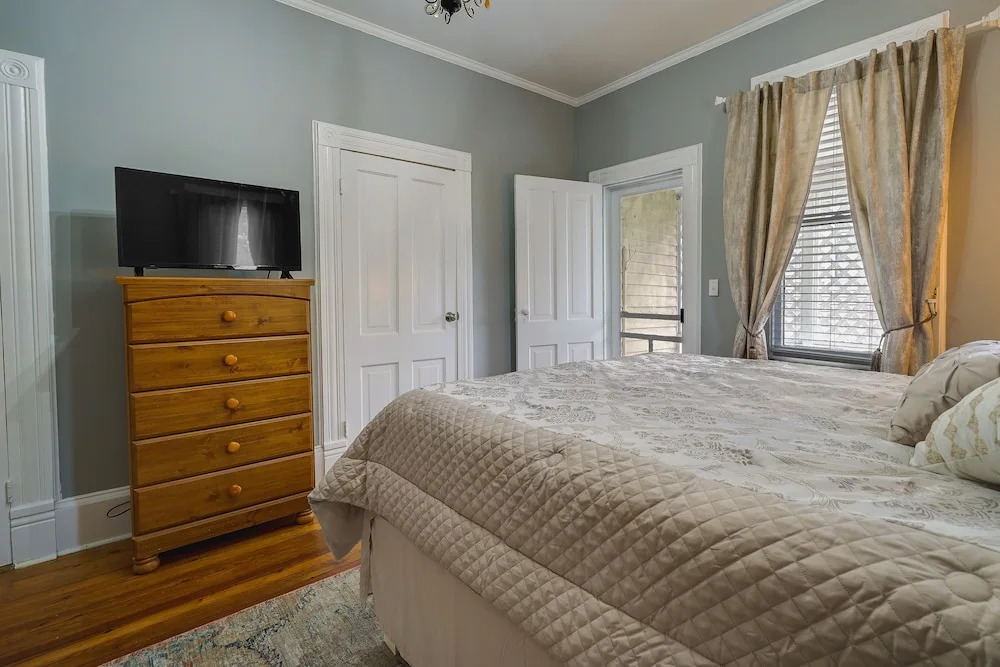 Wilmington Vacation Rental, Walk to Downtown!