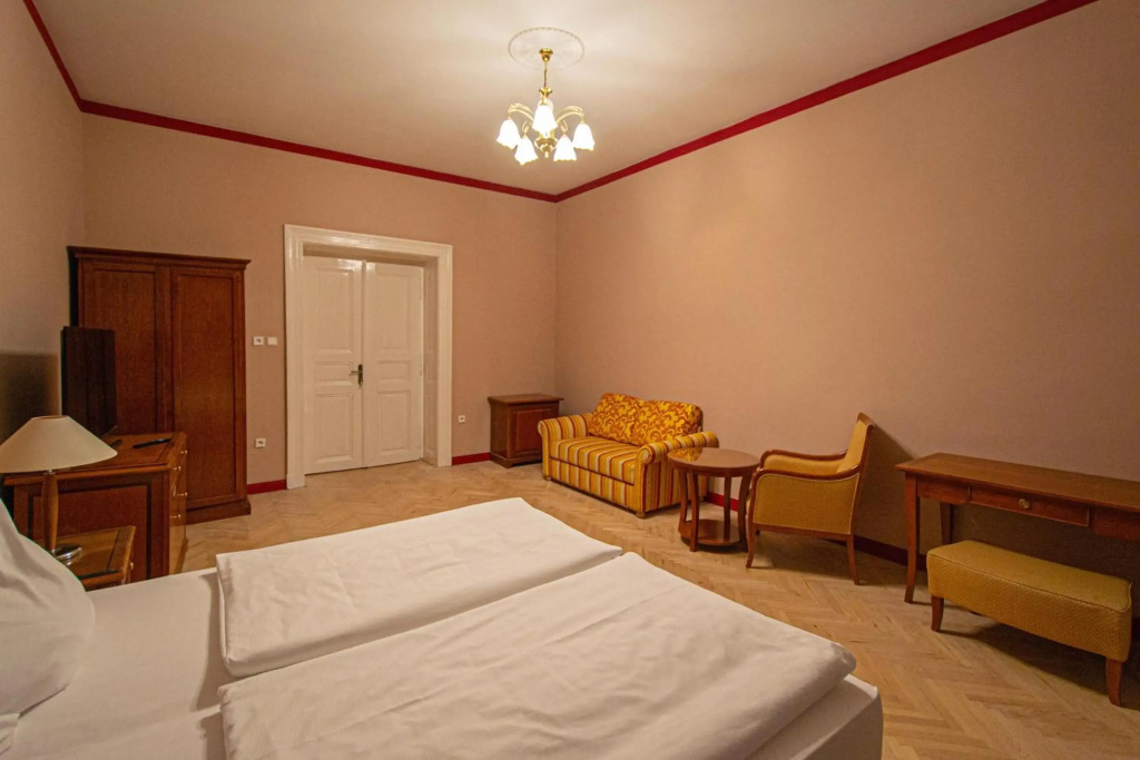 4 Bedrooms 130m2 apartment at the Main City Square