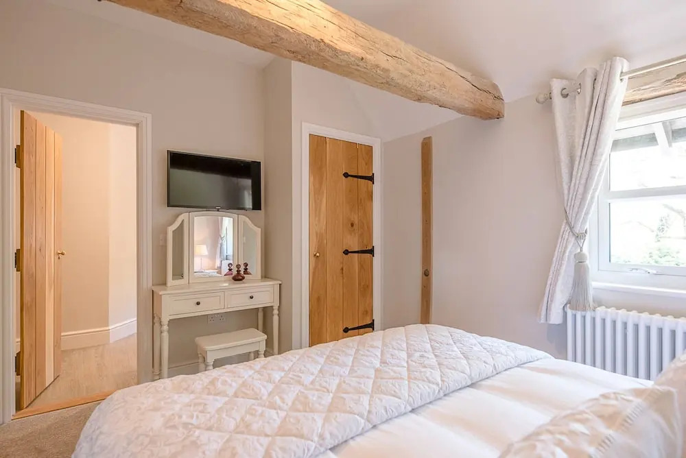 Chapel Cottage at Pond Hall Farm, Stunnning Property with Private Hot Tub, Hadleigh