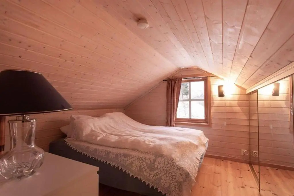 Cabin in Hodlekve with 5 bedrooms & hot tub.