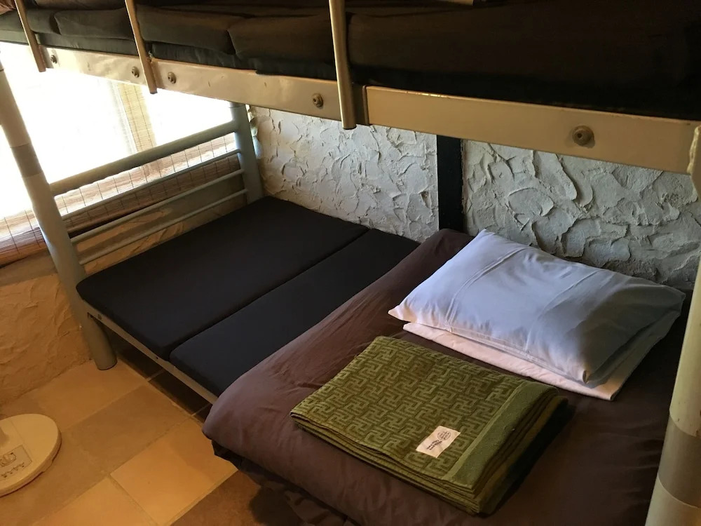 Taketomijima Guesthouse and je Taime