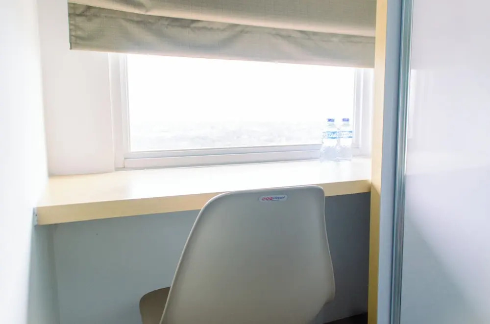 Comfort and Simply Studio Room at Serpong Garden Apartment By Travelio