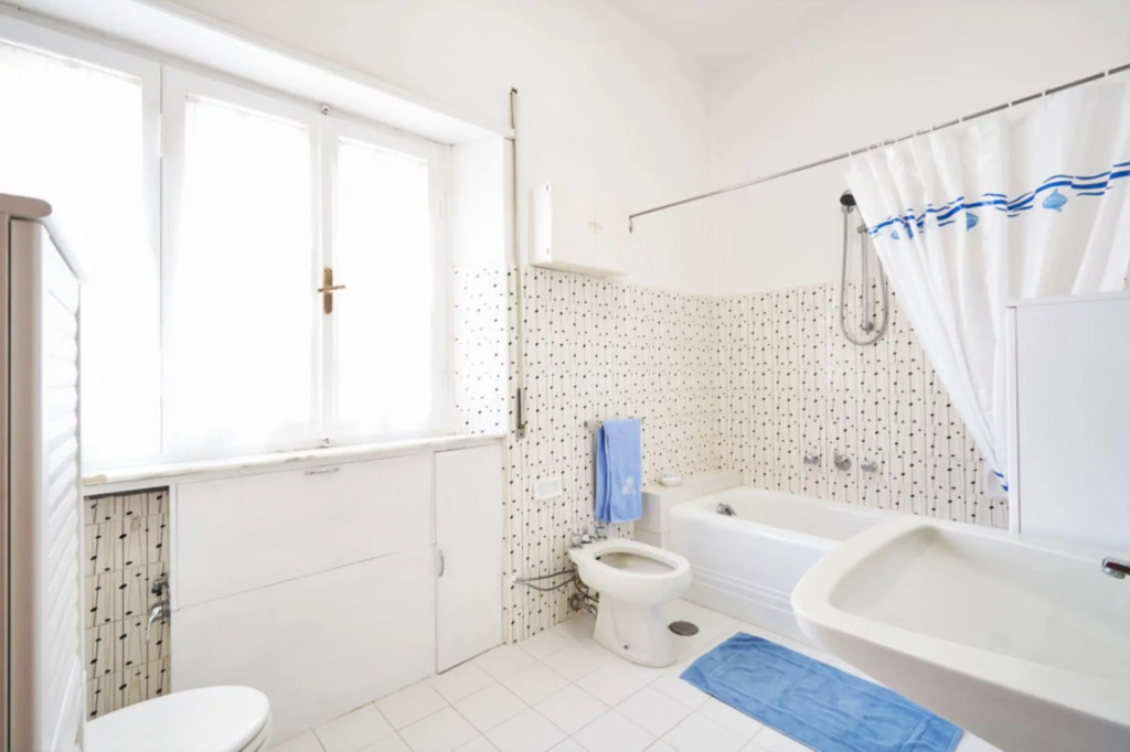 Bright apartment with a beautiful lagoon view.-Mura di Levante