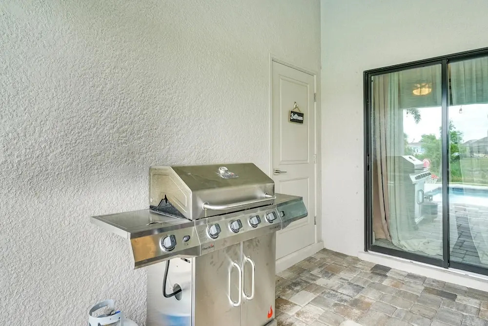 6 Mi to Dtwn: Waterfront Cape Coral Home w/ Pool!