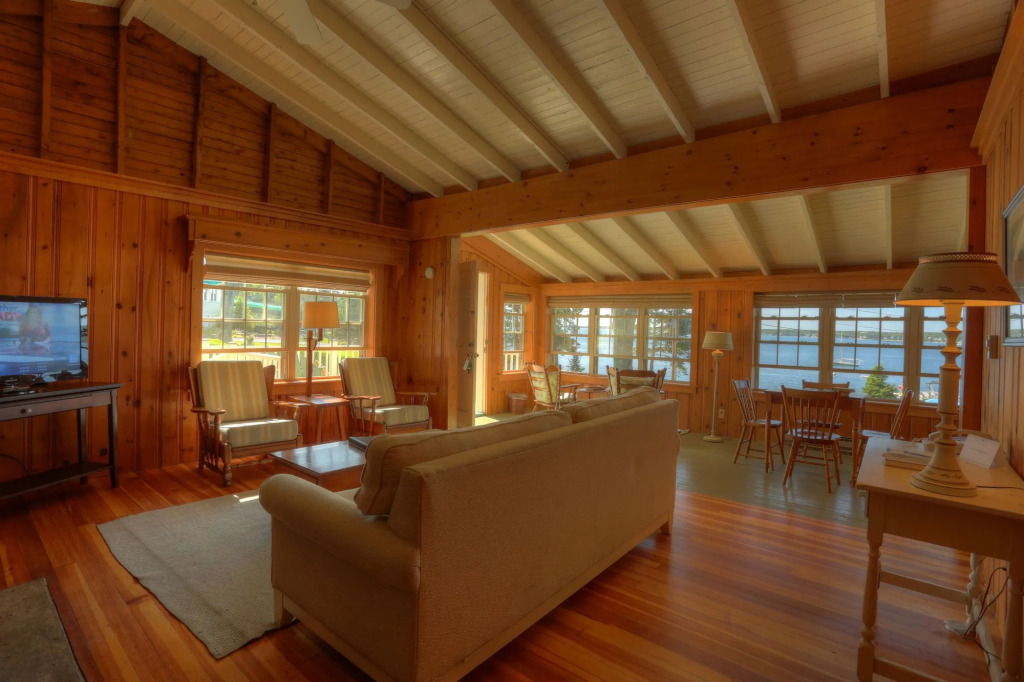 Spruce Point Inn Resort and Spa