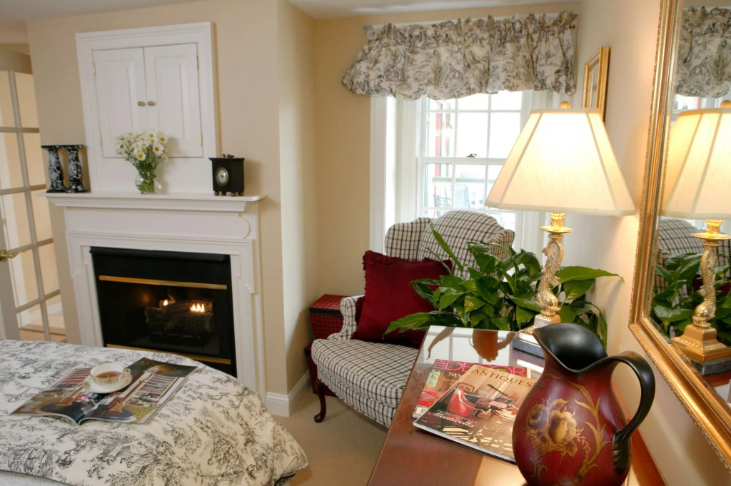 Lambertville House