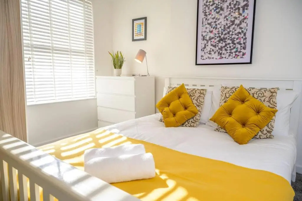 Large 7 bedroom town house in Chester City Centre