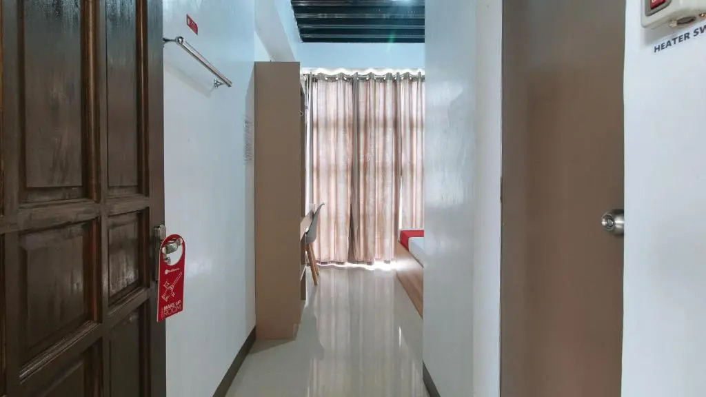 RedDoorz Near Iloilo International Airport