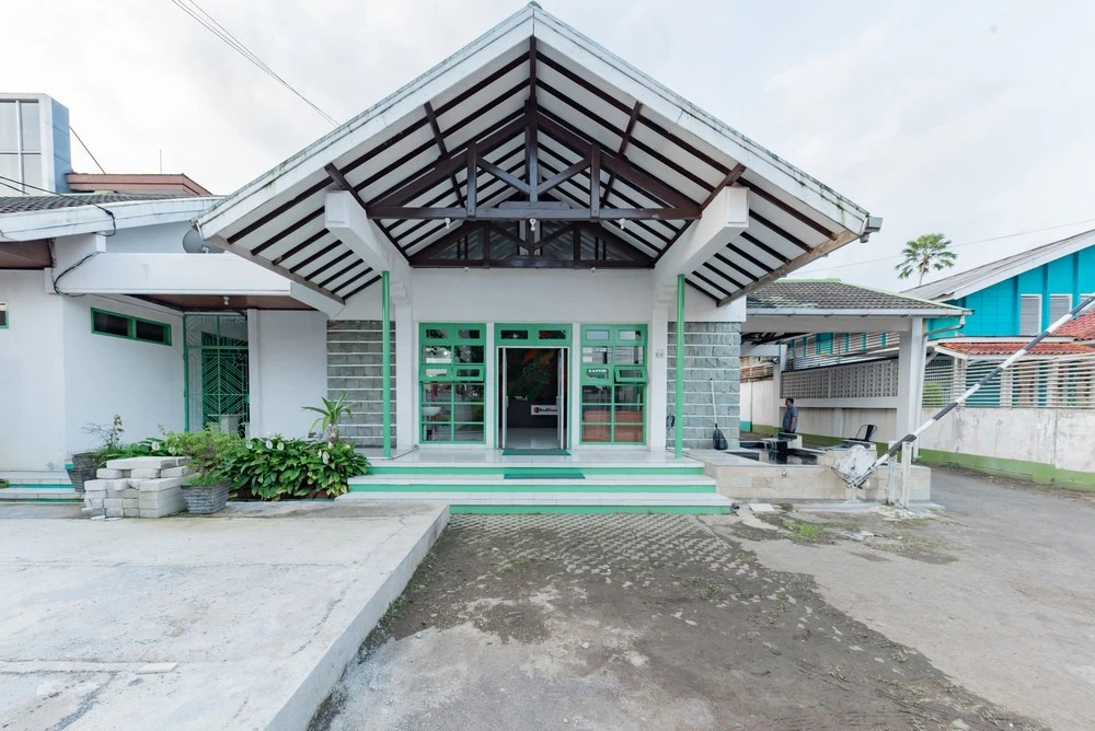 RedDoorz @ Jalan R.E. Martadinata Sukabumi