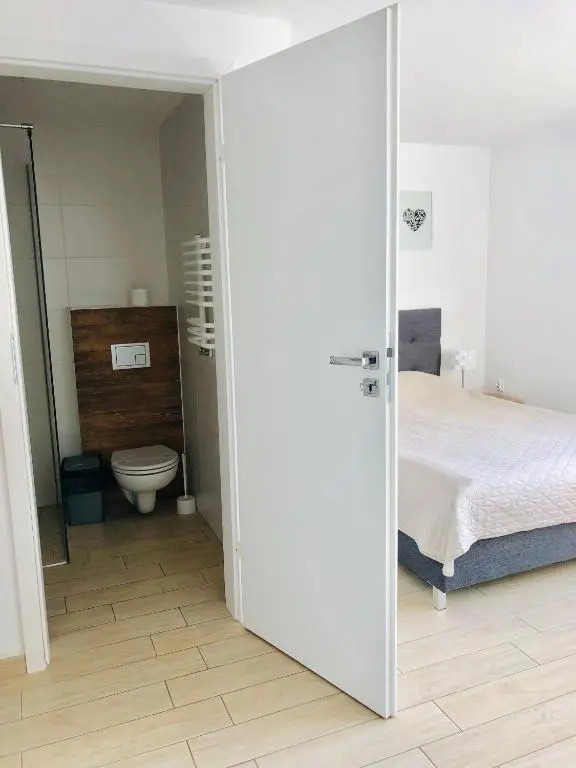 Pokoje i apartamenty Ula z pięknym ogrodem i śniadaniami