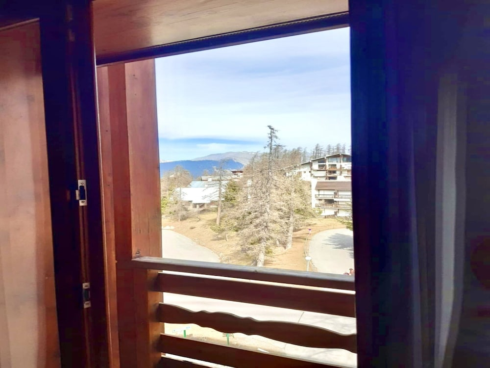 Apartment on the Foot of Slopes in Guillaumes