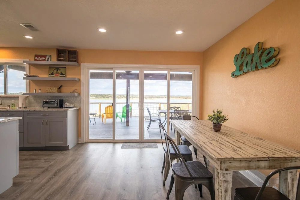 LEDGEROCK POINTE - 3 Br Home